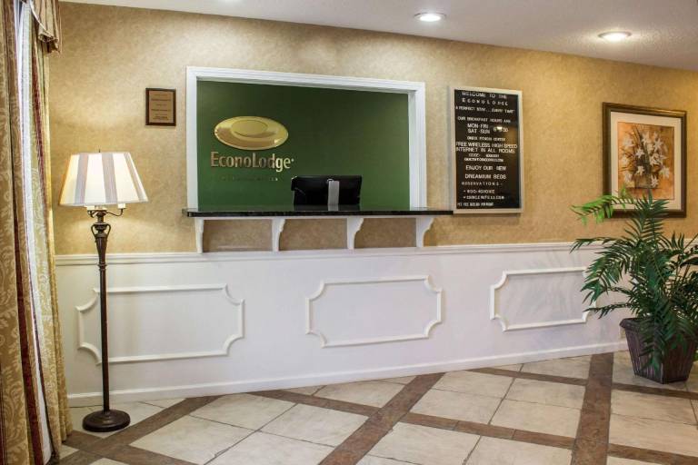 Econo Lodge Greenville near University — photo 4
