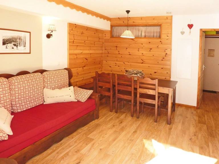 Resort center, 1st floor, swimming pool, sauna, balcony, tv, ski locker, 50m², Les Orres — photo 3