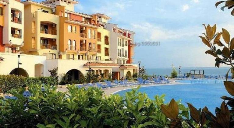 Holiday apartment with pool | Close to the beach | Pets are welcome in Pomorie
