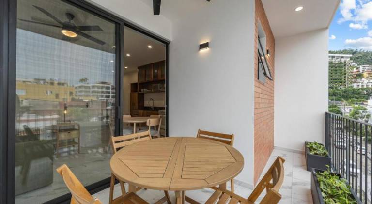 Apartment with pool & hot tub | Pet-friendly — photo 4