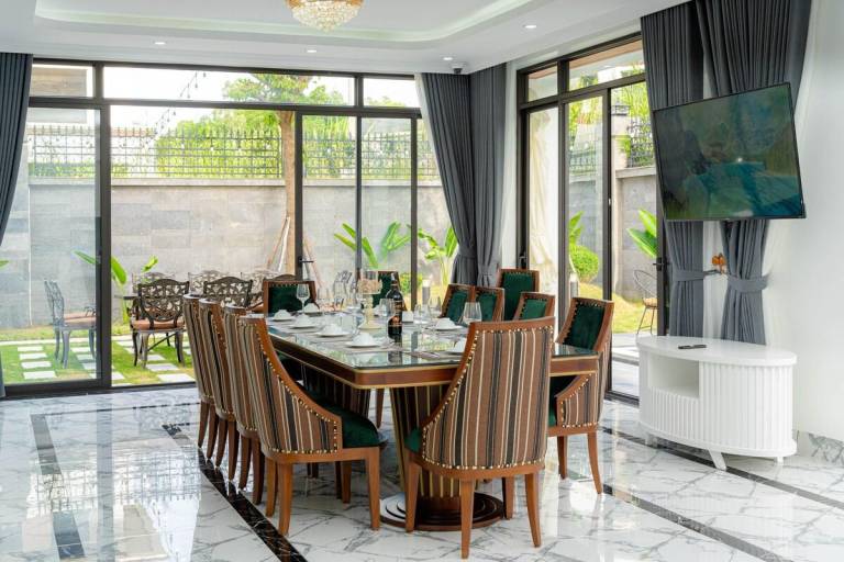 Beautiful villa with barbeque, pool & garden | Water view | Suitable for remote work | Pets allowed — photo 5