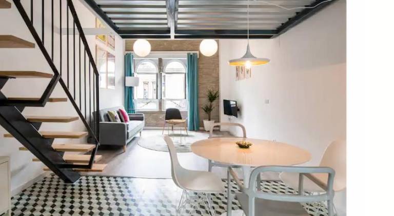 Pop Art Feria luminoso duplex con terraza privada in Seville