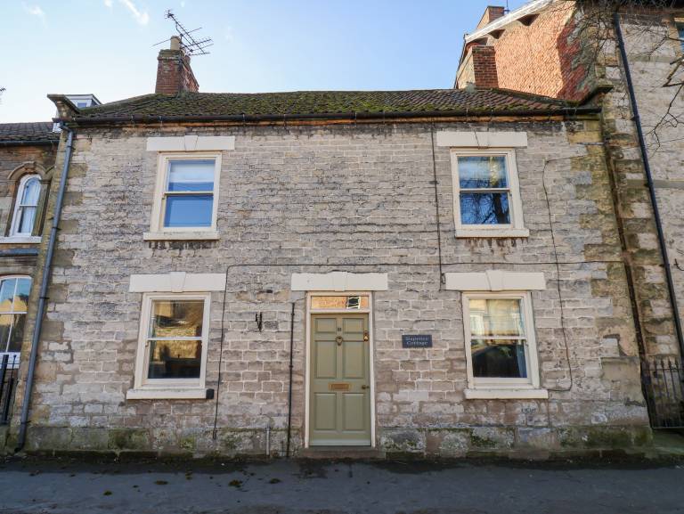 Family-friendly cottage with garden | Pets are welcome in Newbridge