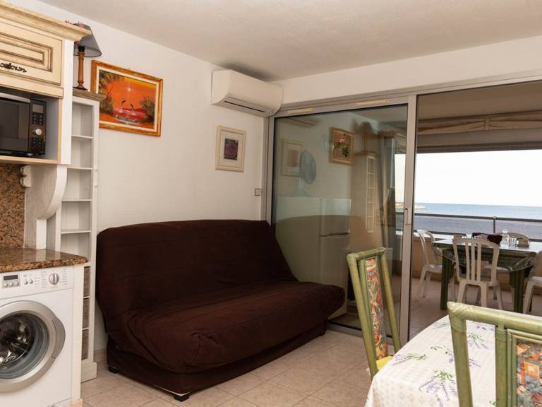 Studio with 1 room for 3 persons — photo 4