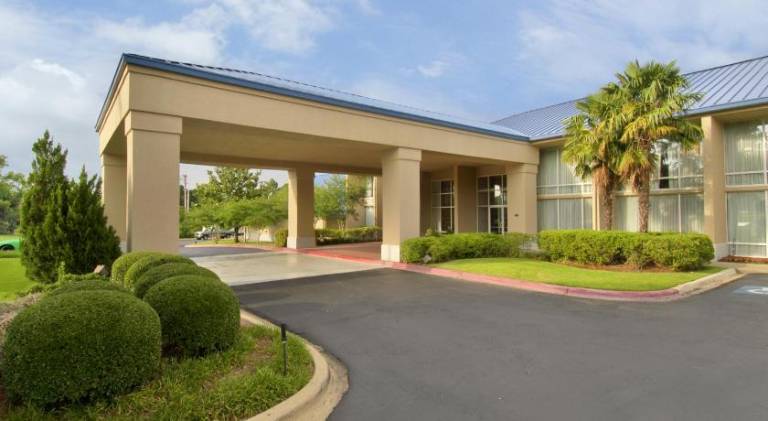 Economy Inn & Suites in Shreveport, LA