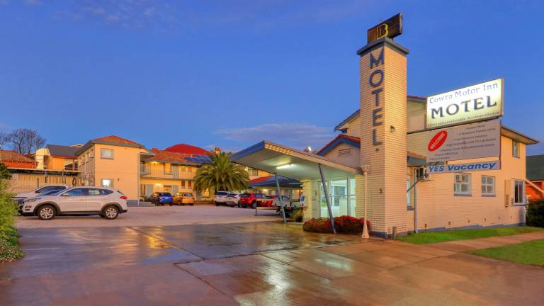 Motel  Cowra