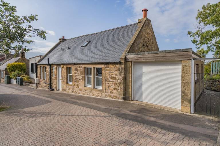 2 Bed in Pathhead oc b29964