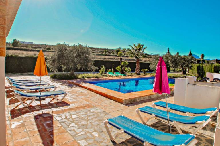 Fully equipped villa with private pool, patio & yard | Mountain view | Suitable for remote work | Dogs allowed — photo 5