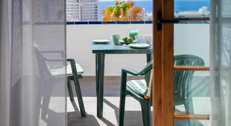 Apartment with patio & private pool — photo 5