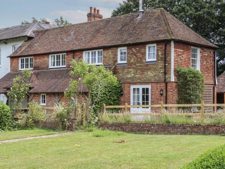 Child-friendly cottage with garden | Dogs allowed — photo 3