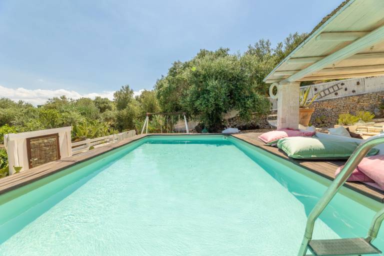 Apartment with private pool, BBQ & terrace — photo 2
