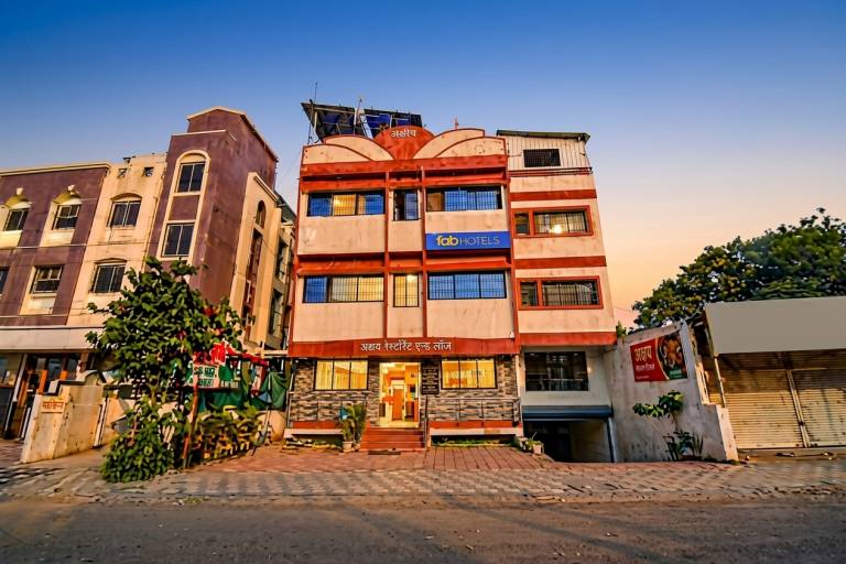 FabHotel Akshay Inn