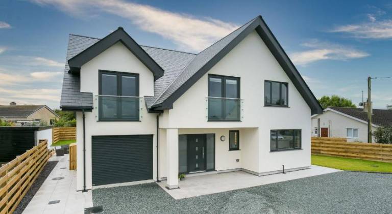 House with 5 rooms for 10 persons in Holyhead