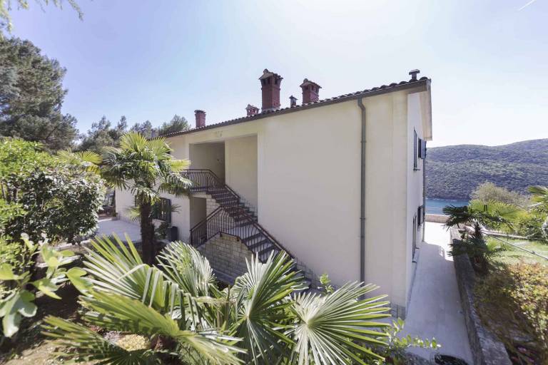 Holiday apartment with terrace — photo 4