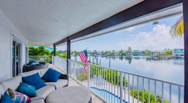 Vacation home with pool | Pets allowed — photo 4