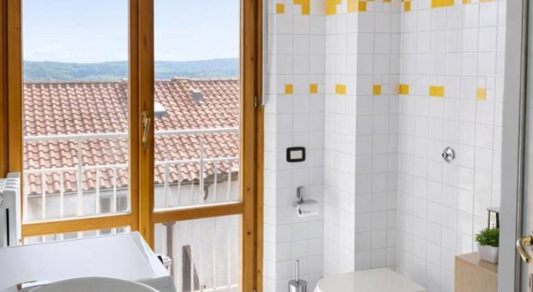 Rental apartment with jacuzzi & terrace — photo 2