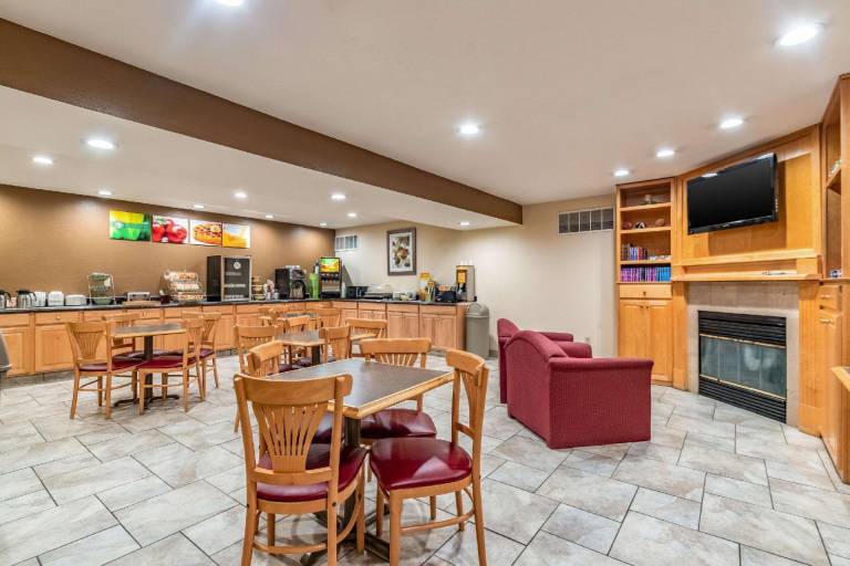 Quality Inn Newton at I-80 — photo 4