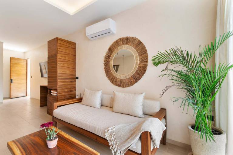 Suite with Swim Up Pool 10 Min from the Beach