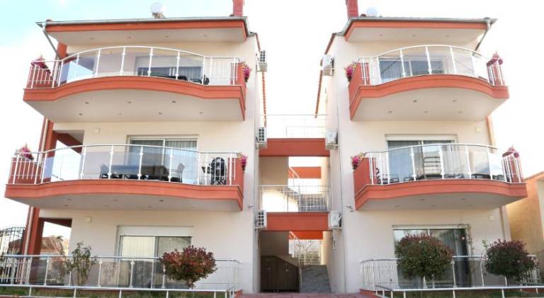 Rental apartment with terrace, garden & BBQ in Kavala