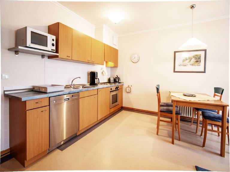 Klassik Ferienwohnung mit 1 Schlafzimmer und Balkon im Obergeschoss — photo 2