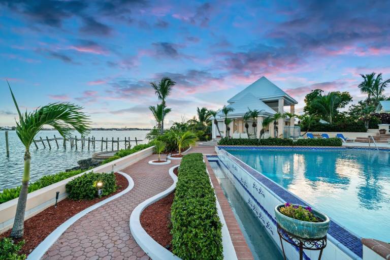 Villa  Marsh Harbour