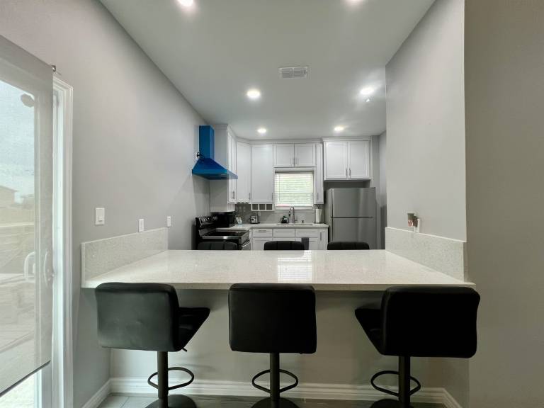 Miramar - 3 - Fresh & Stylish 3BD/3BA - WiFi — photo 2