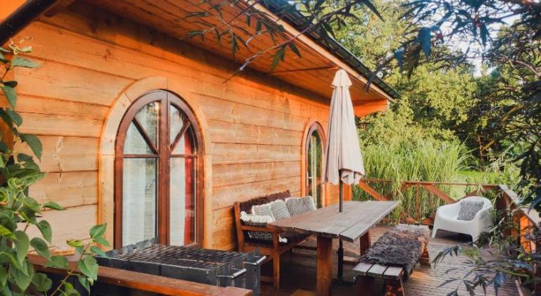 Vacation home with garden, BBQ & hot tub — photo 2