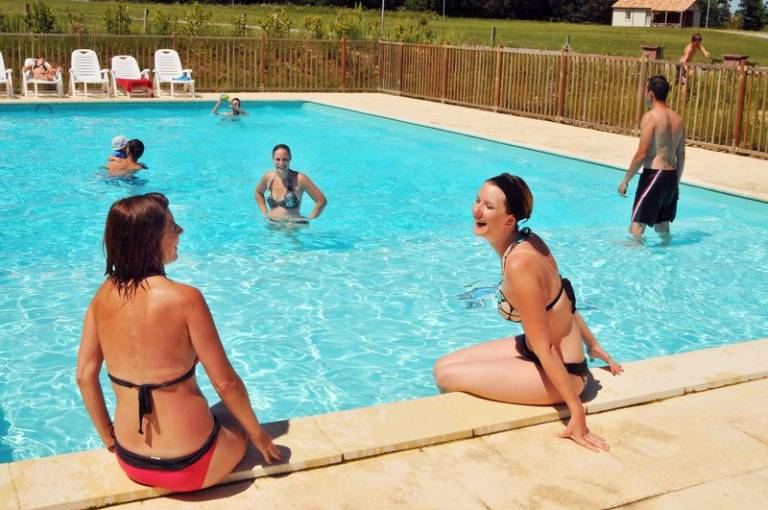 Gite with patio, pool & BBQ — photo 3