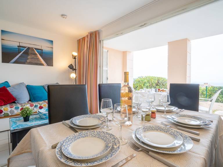 Children-friendly rental apartment with patio, pool & garden | Sea view | Pets are welcome — photo 4