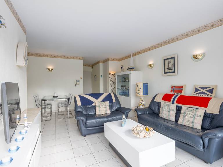 Holiday apartment with pool & terrace — photo 5
