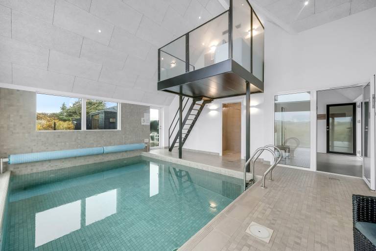 Child-friendly pleasant vacation home with jacuzzi, barbeque & terrace | Pets allowed — photo 2