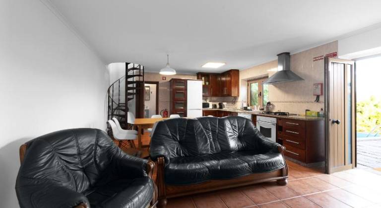Vacation home with private pool, garden & BBQ | Pet-friendly — photo 2