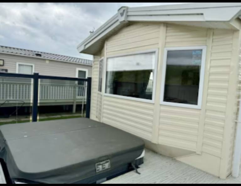 NB30 Wheelchair Animal Friendly Caravan With Hot Tub