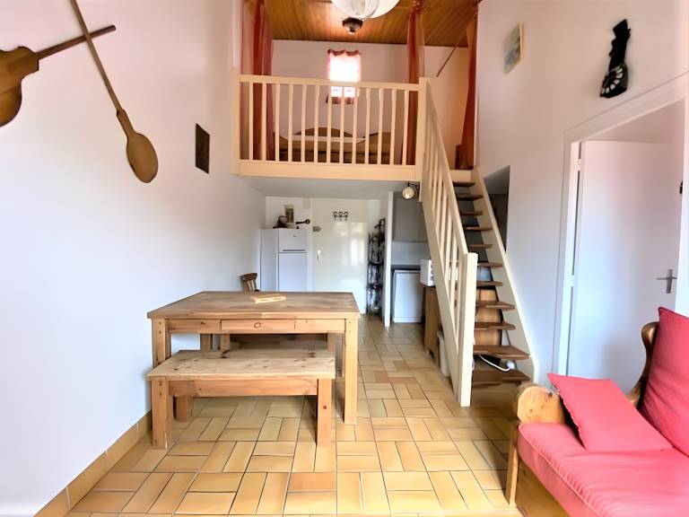 Beautiful vacation home with terrace, yard & barbecue | Close to the beach | Pets allowed — photo 2