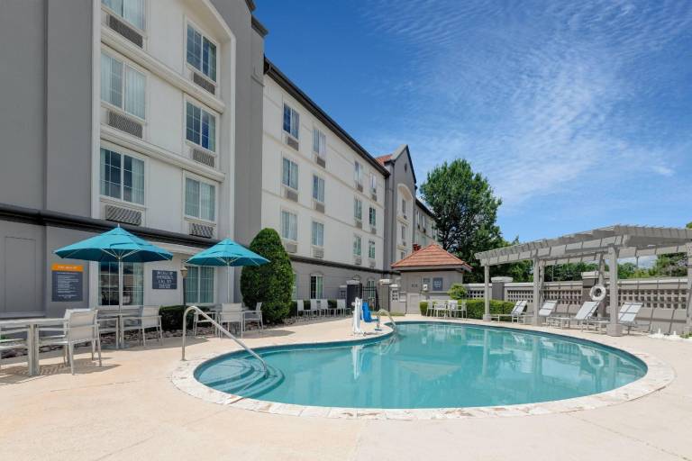 La Quinta Inn & Suites by Wyndham Sherman — photo 3