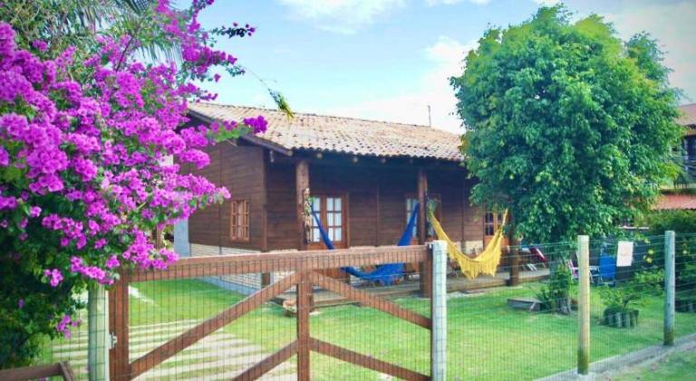 House with BBQ & yard in Palhoça