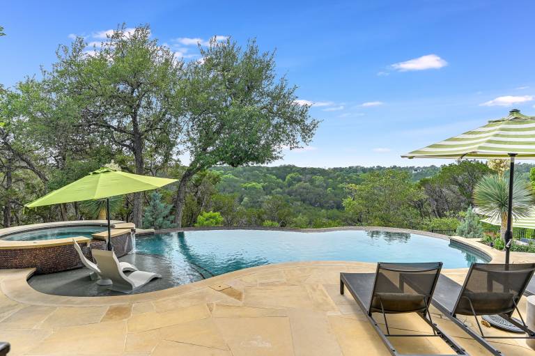 House  Austin Lake Hills