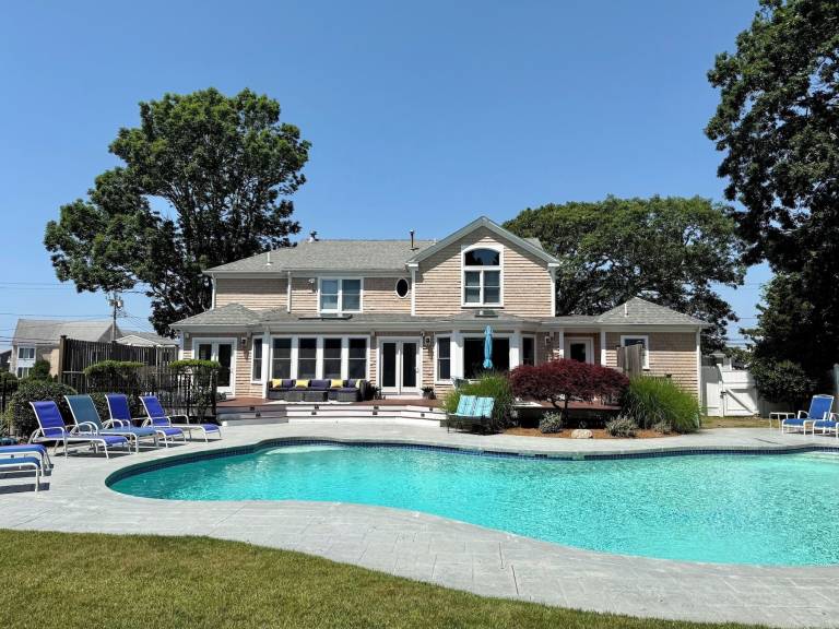 House  Teaticket