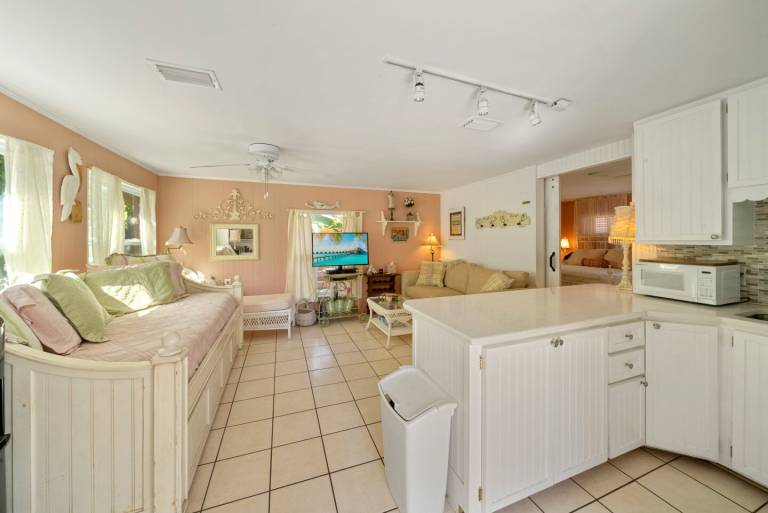 Beach Cottage — photo 3