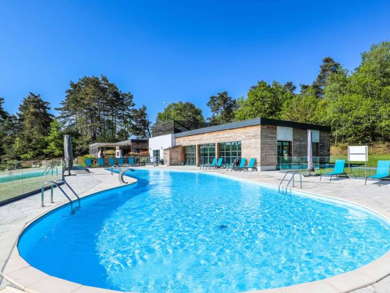 Chalet with heated pool & terrace — photo 2
