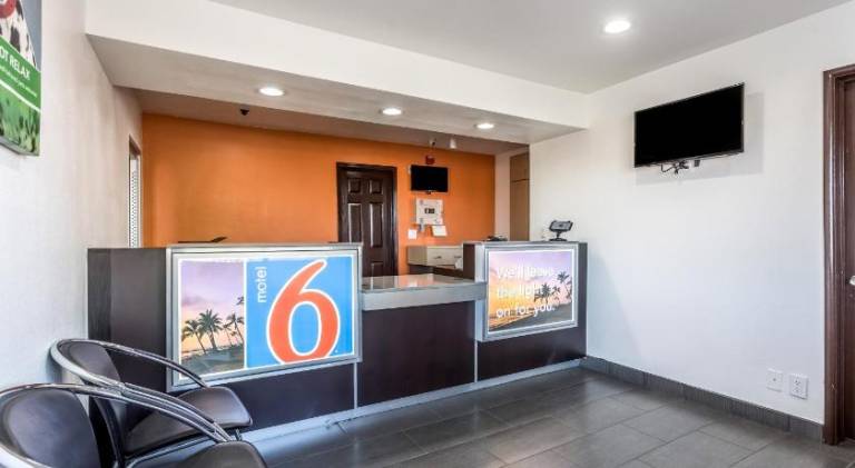 Motel 6 Needles, CA — photo 4