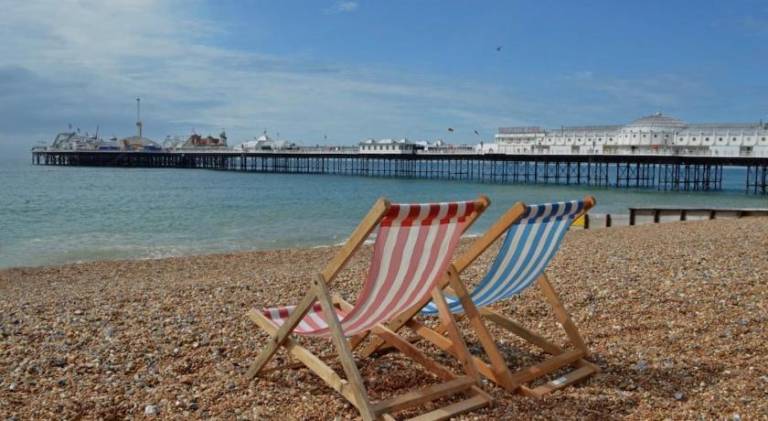 Stylish Central Brighton Two Bedroom Family Apartment - Walk to Beach — photo 4