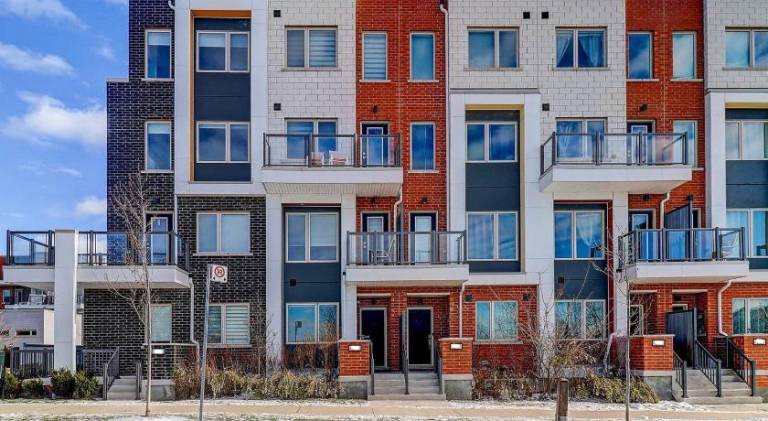 Downsview Park Luxury Townhome near Yorkdale Transit