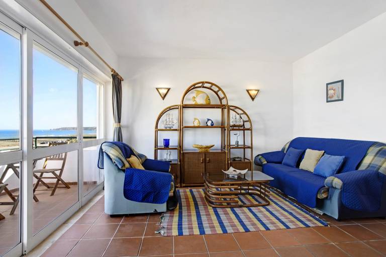 Pet-Friendly Apartment Meia Praia by the Beach & Wi-Fi — photo 3