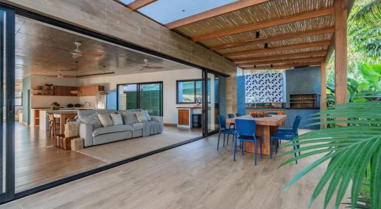 Vacation home with hot tub & pool — photo 5