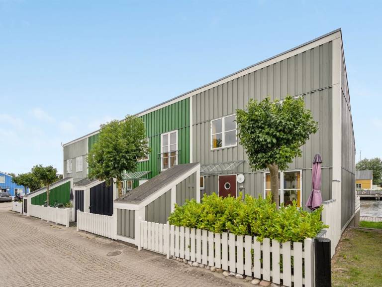 Family-oriented vacation home with terrace | Sea view | Pets are welcome — photo 2