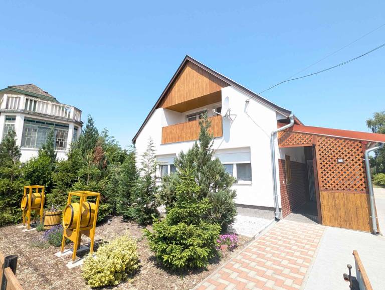 Ferienhaus mit großem Gaten und Klimaanlage