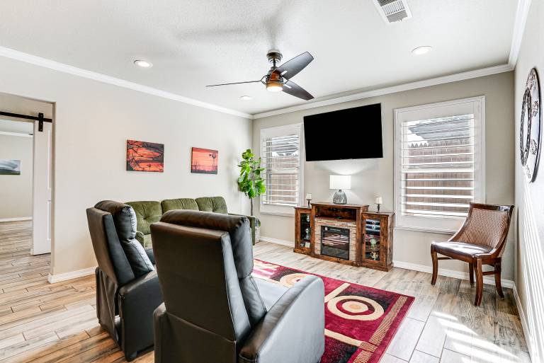 Fenced Yard: Modern Barndominium in Amarillo! — photo 4
