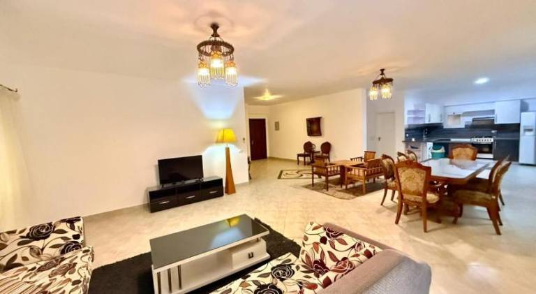 Apartment with pool & hot tub — photo 2