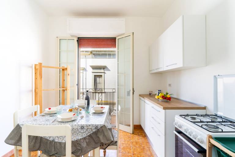 Rental apartment with patio | City view — photo 5